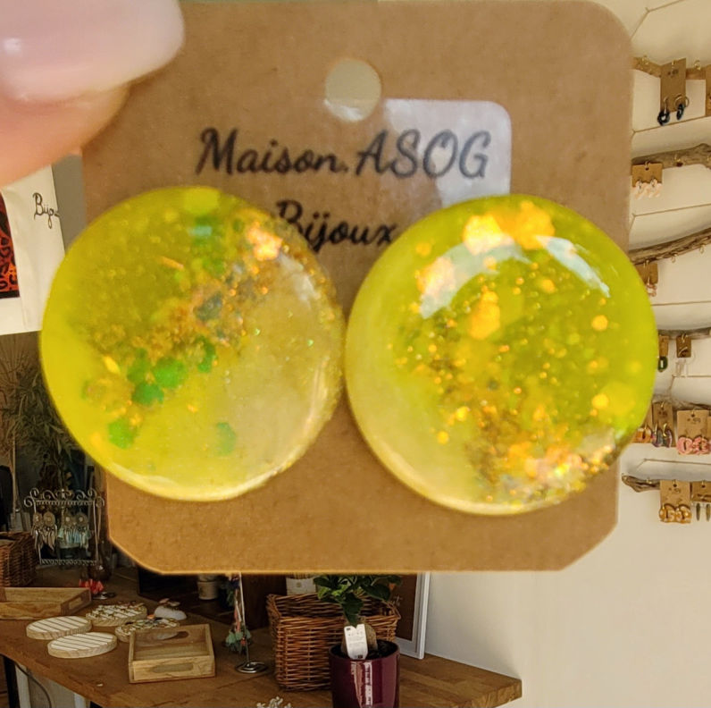 Boucles d'oreilles Romy jaune flashy et paillette dorée holographique