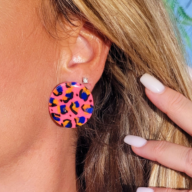 Boucles d'oreille Romy Léopard rose fluo bleu marine et orange