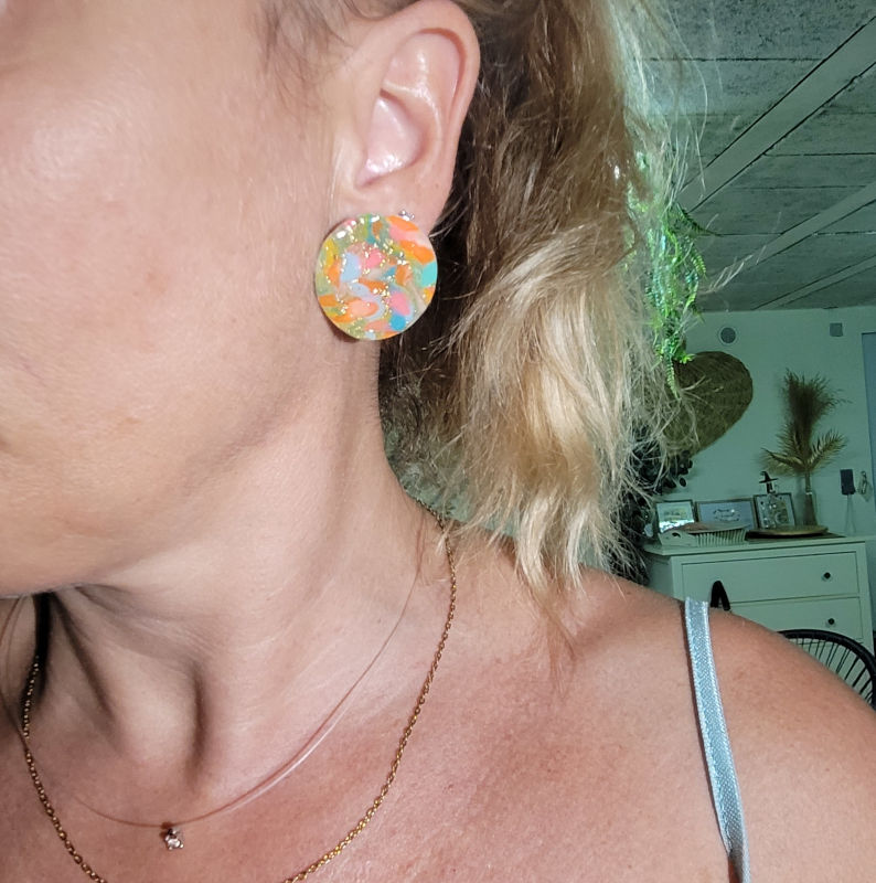 Boucles d'oreilles Romy marbrée orange rose vert bleu doré