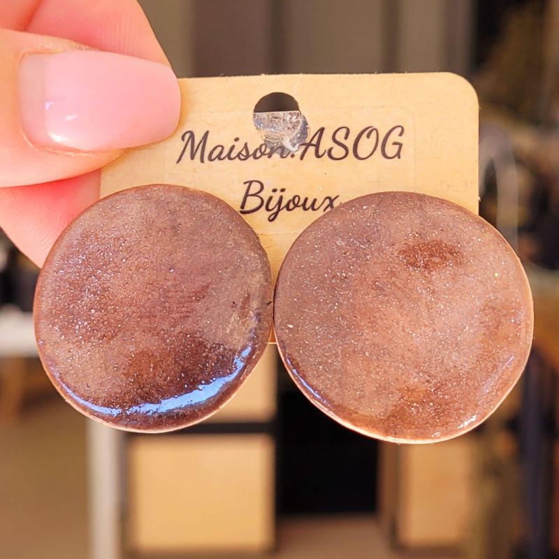 Boucles d'oreilles Romy marron glacé irisé
