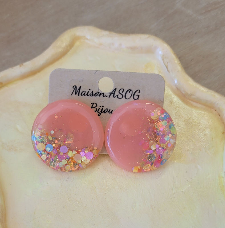 Boucles d'oreilles Romy saumon et paillette dorée holographique