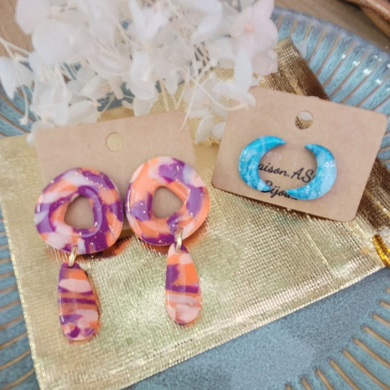 Box Kdo : boucles d'oreilles puce donut's pampille marbrée prune orange beige + puce lune marbrée bleu et argenté