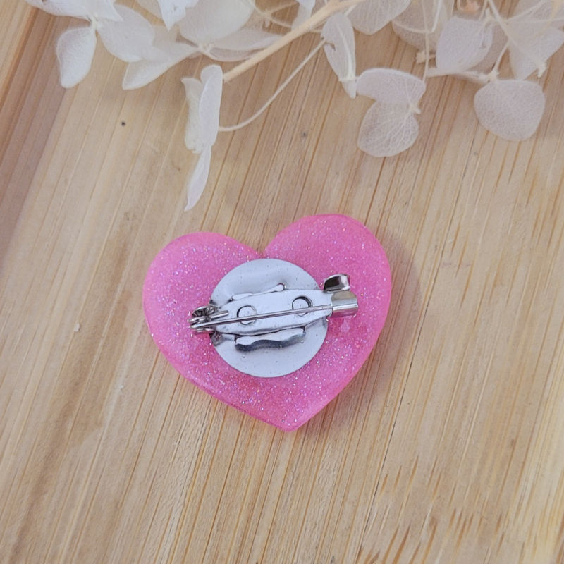 Broche Anna Coeur rose bonbon pailleté