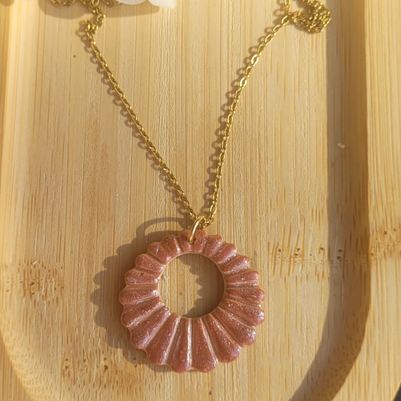 Collier chaîne dorée Camille beige rosé irisé