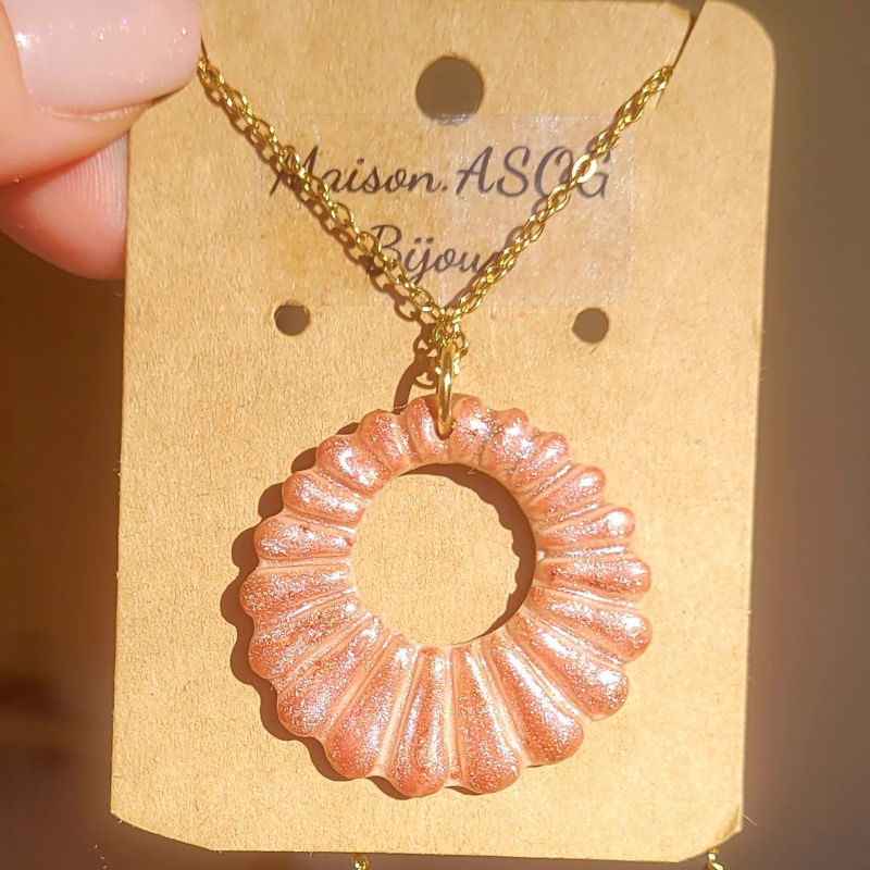 Collier chaîne dorée Camille beige rosé irisé