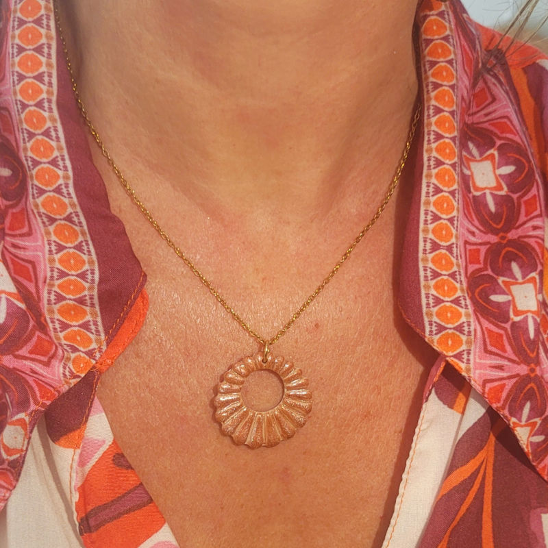 Collier chaîne dorée Camille beige rosé irisé