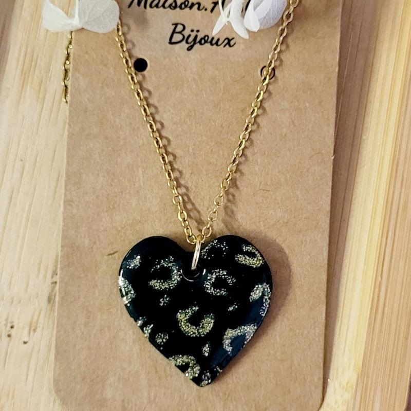 Collier chaîne dorée pampille Coeur léopard noir et doré