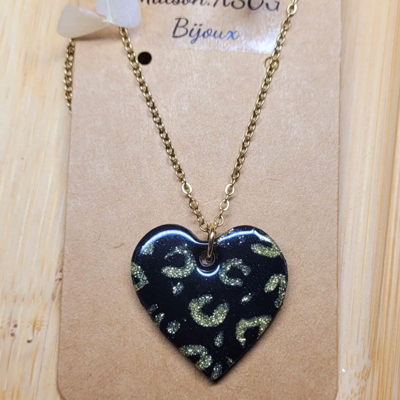 Collier chaîne dorée pampille Coeur léopard noir et doré