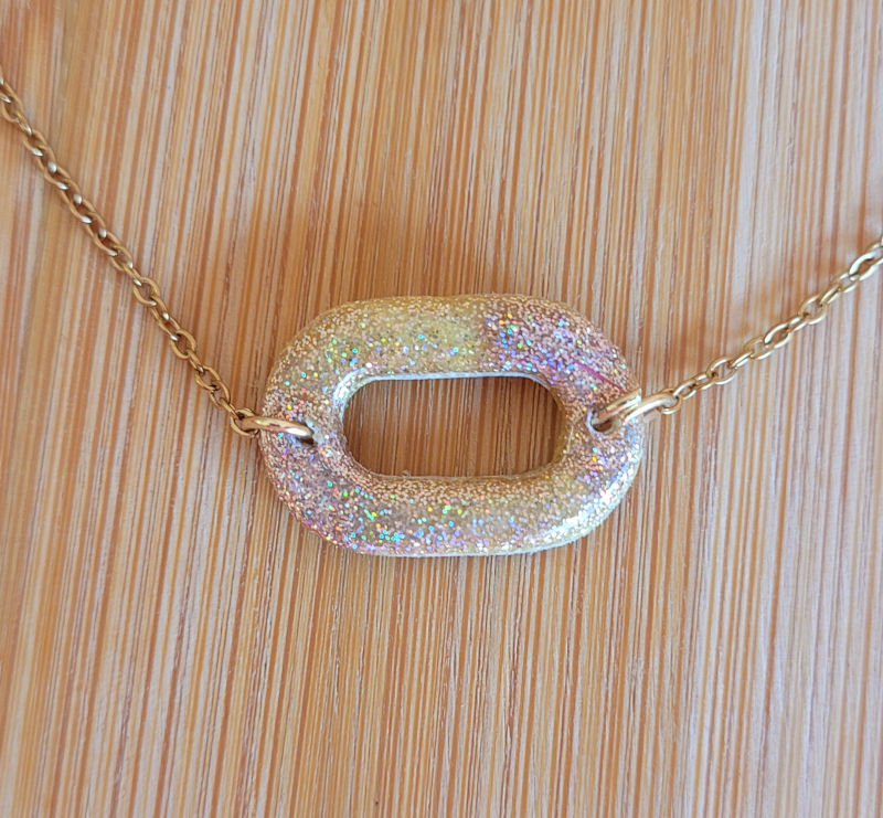 Collier Mia paillette dorée holographique