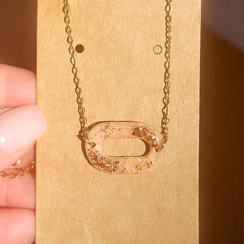 Collier chaîne doré Mia beige rosé feuille d'or rosé cuivré