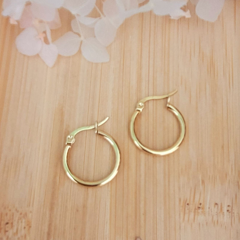 Boucles d'oreilles créole dorée et pampille Fleur striée rose orange beige et dorée