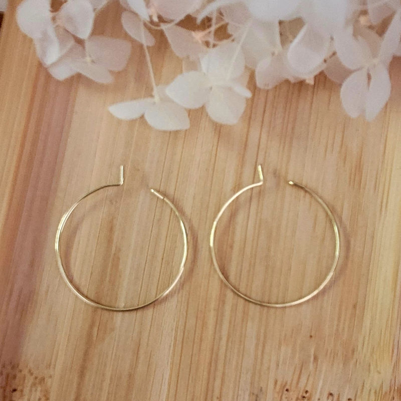 Boucles d'oreilles créole fine dorée et pampille Donut's marbrée vert orange kaki et doré