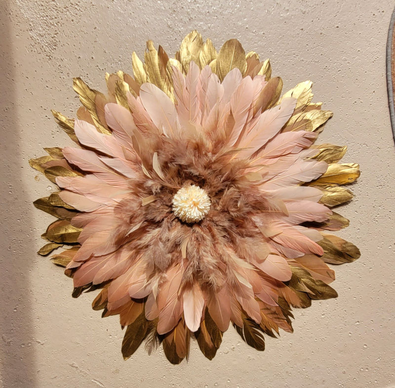Jujuhat Rose de Sable en plume naturelle doré rose pâle et beige poudré