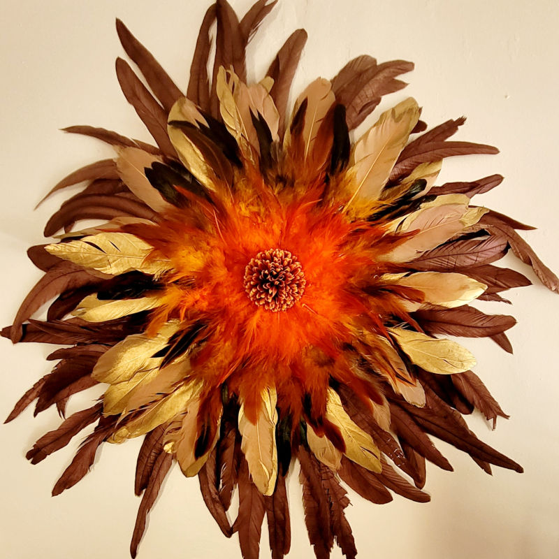 Jujuhat "Sahara Ebène" en plume marron doré orange et touche de vert profond