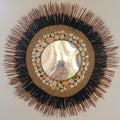 Suspension avec effet miroir vieilli "Entre Terre et Mer" entouré d'aiguilles de pin naturelles suédine noir doré et galet de plage